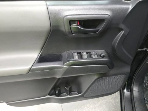 Used 2023 Toyota Tacoma SR AWD/4WD image 9