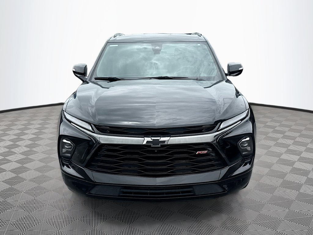 Used 2025 Chevrolet Blazer RS w/ Driver Confidence II Package FWD image 2