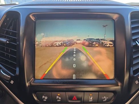 Used 2017 Jeep Cherokee Limited w/ Technology Group image 26