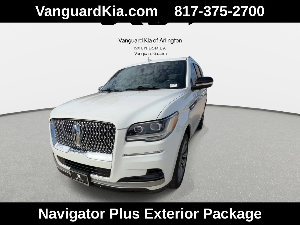 Used 2022 Lincoln Navigator 4WD image 4