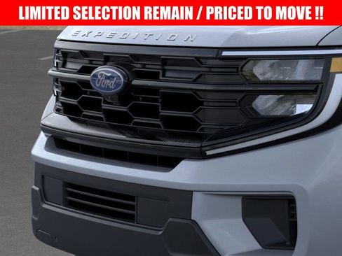 New 2025 Ford Expedition Max Active image 17