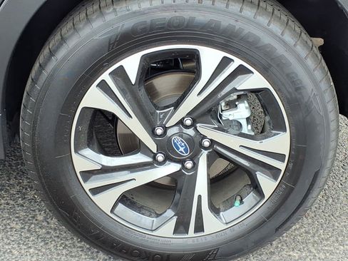 Certified 2025 Subaru Crosstrek 2.5i Premium AWD/4WD image 11