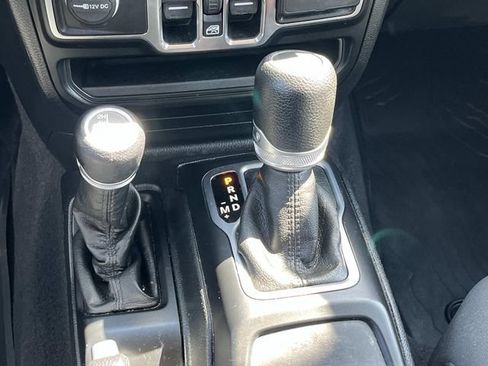 Used 2020 Jeep Gladiator Sport w/ Quick Order Package 24S AWD/4WD image 16