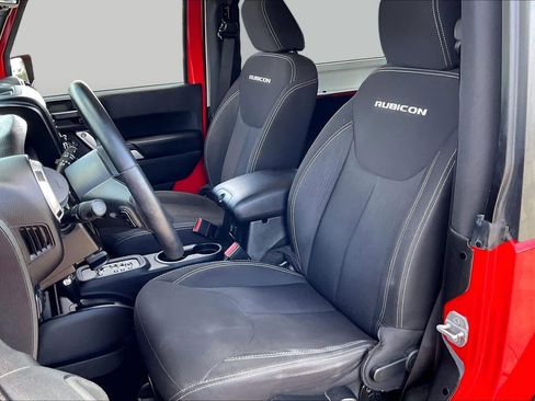 Used 2014 Jeep Wrangler Rubicon w/ Power Convenience Group AWD/4WD image 9