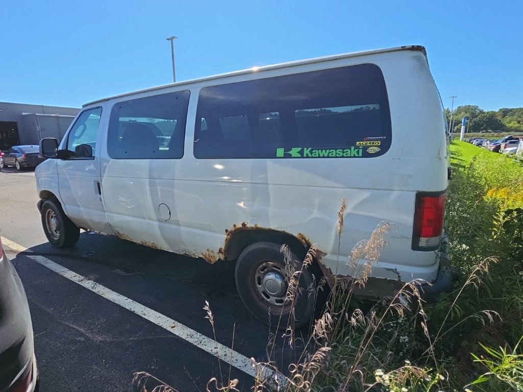 Used 2006 Ford E-150 and Econoline 150 Wagon RWD image 9