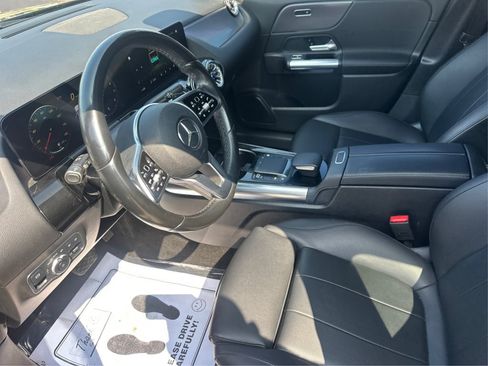Used 2022 Mercedes-Benz GLA 250 4MATIC w/ Premium Package Lite image 11