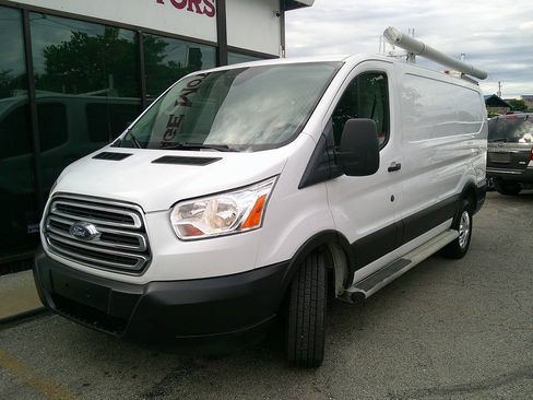 Used 2019 Ford Transit 250 130 Low Roof w/ Exterior Upgrade Package RWD image 2