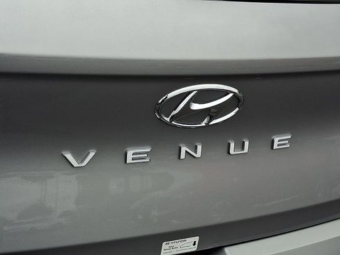 Used 2025 Hyundai Venue SEL FWD image 30