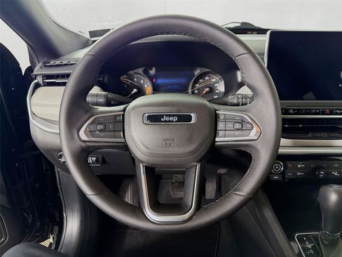 Used 2024 Jeep Compass Limited AWD/4WD image 12