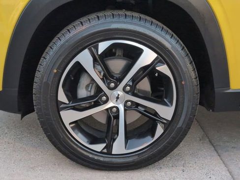 Certified 2024 Chevrolet Trax RS w/ Sunroof Package FWD image 29