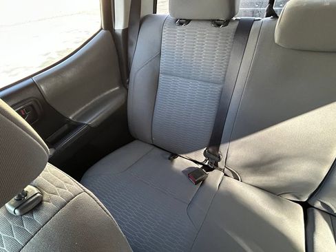Used 2018 Toyota Tacoma SR5 RWD image 12