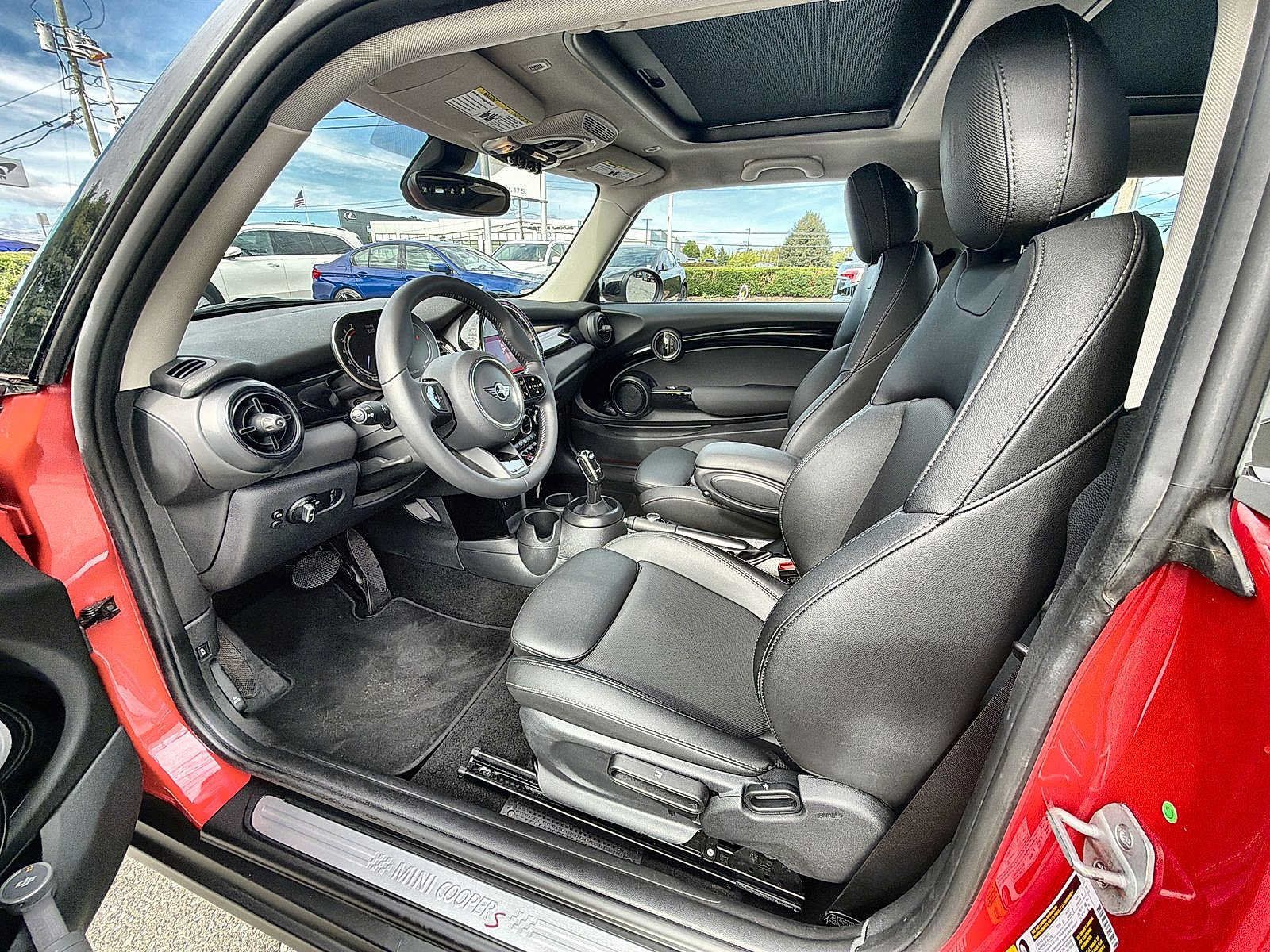 Used 2024 MINI Cooper S FWD image 10