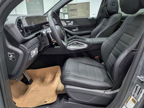 New 2026 Mercedes-Benz GLS 450 4MATIC image 4