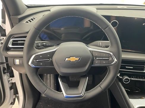 New 2026 Chevrolet Traverse LT w/ Driver Confidence Package AWD/4WD image 11