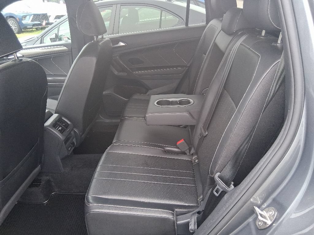 Used 2024 Volkswagen Tiguan SE R-Line AWD/4WD image 20