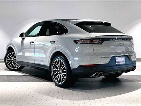 Used 2022 Porsche Cayenne S image 3