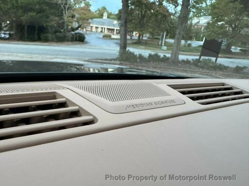 Used 2025 Land Rover Range Rover SV image 55