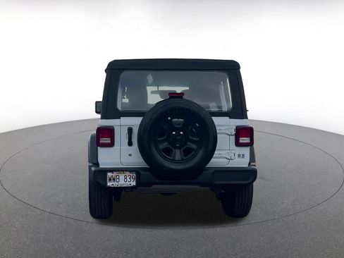 Used 2023 Jeep Wrangler Sport image 12