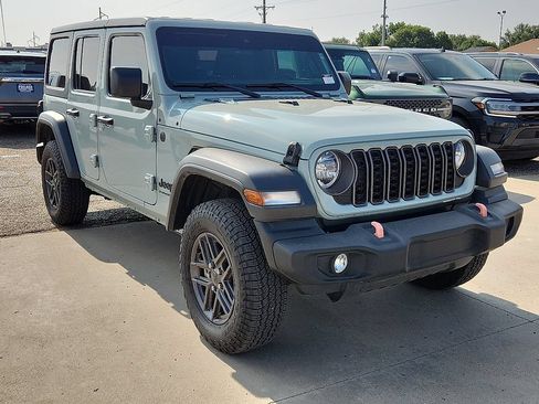 Used 2024 Jeep Wrangler Unlimited Sport AWD/4WD image 4