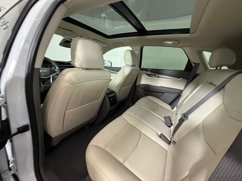 Used 2022 Cadillac XT5 Premium Luxury FWD image 32