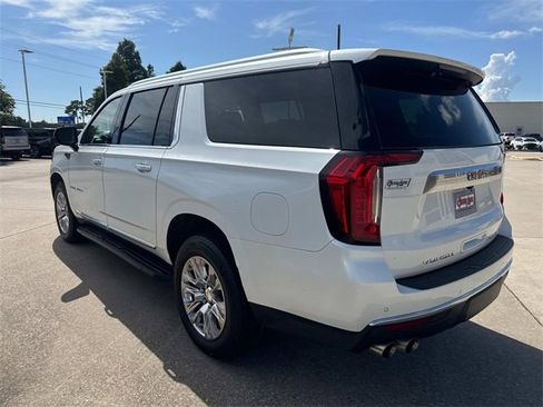Used 2022 GMC Yukon XL Denali image 7