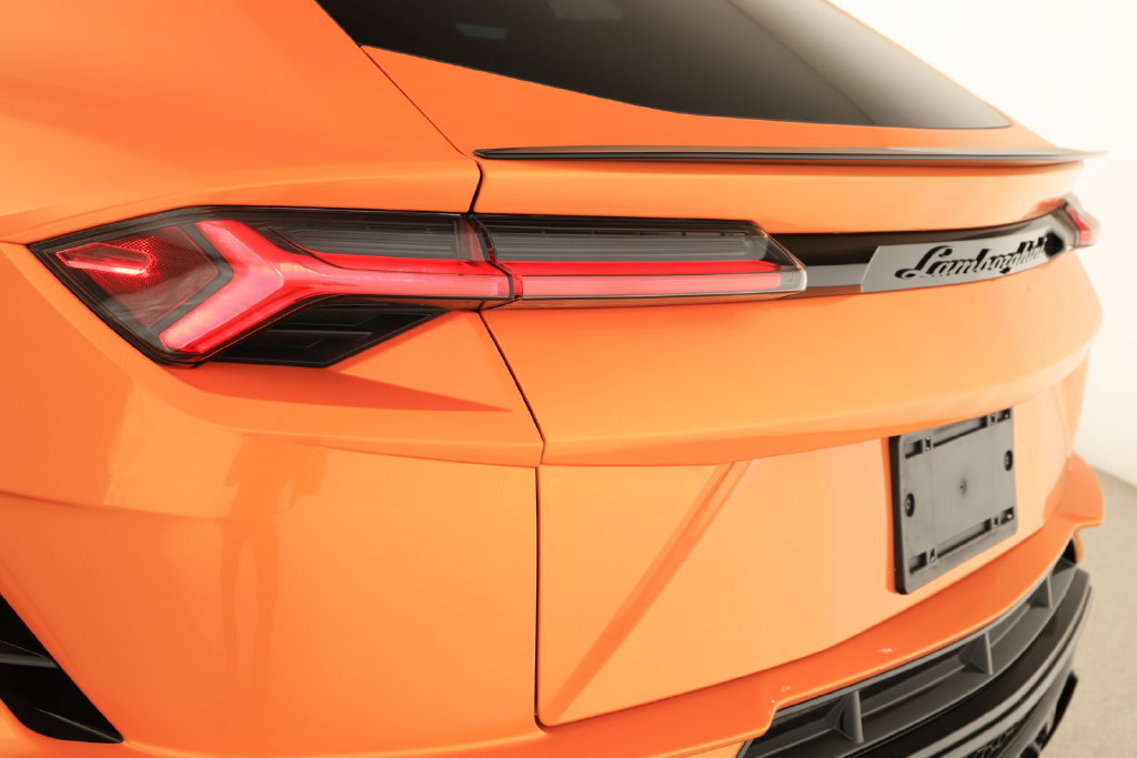 Used 2023 Lamborghini Urus S AWD/4WD image 33