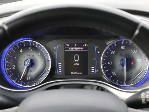Used 2018 Chrysler Pacifica Touring Plus w/ S Appearance Package FWD image 20