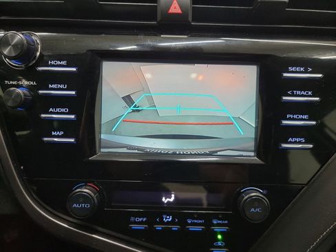 Used 2019 Toyota Camry SE w/ Carpet Mat Package image 23
