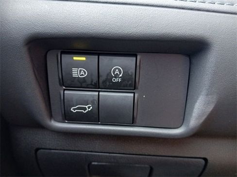 Used 2024 Toyota Highlander LE image 30