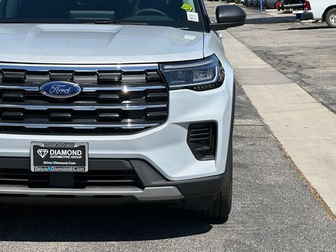 New 2026 Ford Explorer Active RWD image 13