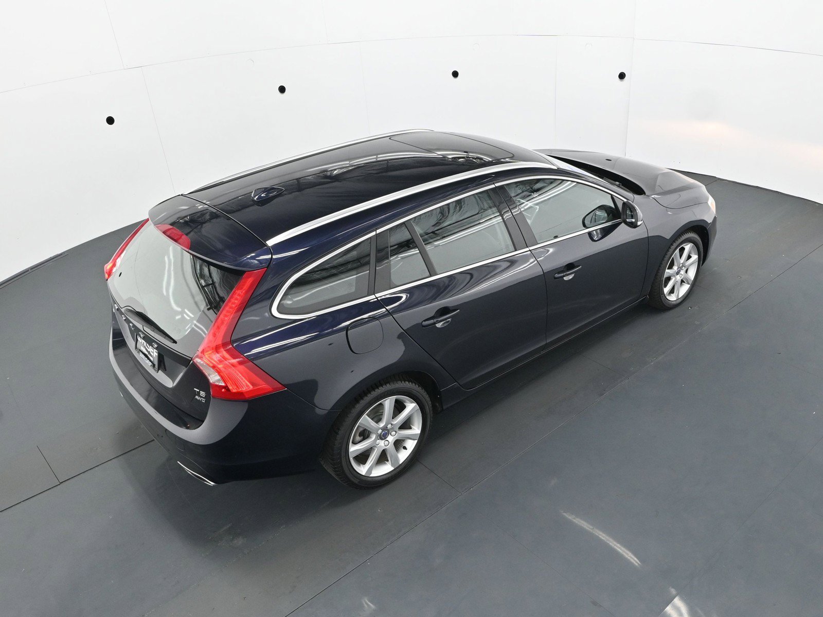 Used 2017 Volvo V60 T5 Premier w/ Convenience Package AWD/4WD image 45