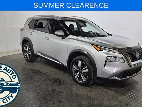 Used 2022 Nissan Rogue SL FWD image 1