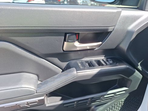 Used 2025 Toyota Tacoma TRD Sport AWD/4WD image 18