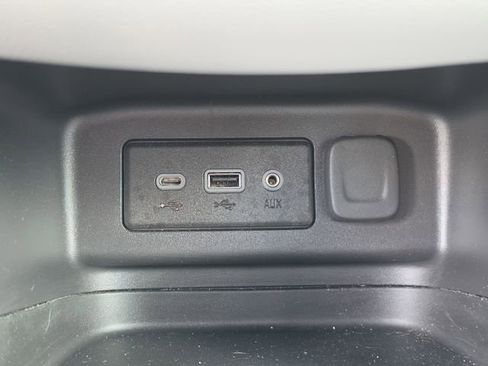 Used 2024 Chevrolet Equinox LS w/ LS Convenience Package FWD image 24