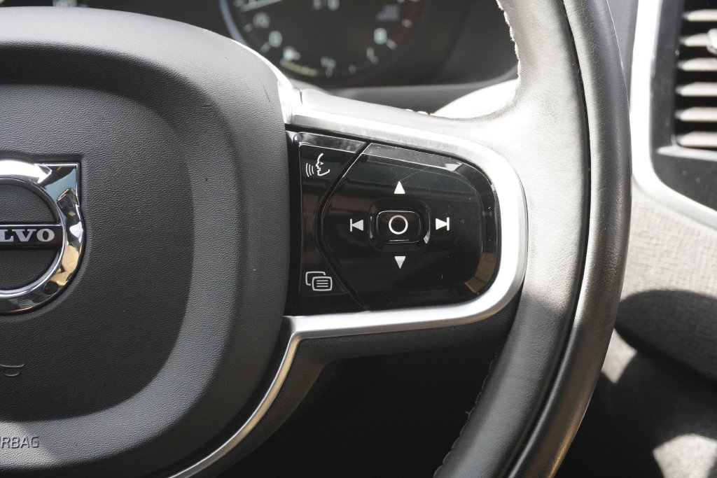 Used 2018 Volvo XC90 T6 Momentum w/ Convenience Package AWD/4WD image 13