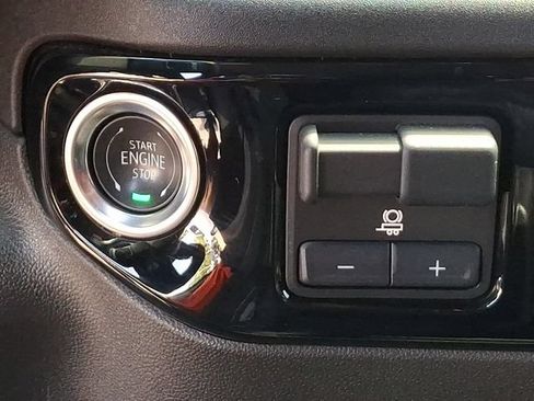 Used 2025 GMC Sierra 1500 Elevation AWD/4WD image 18