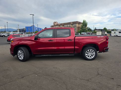 Used 2022 Chevrolet Silverado 1500 Custom w/ Safety Confidence Package AWD/4WD image 10
