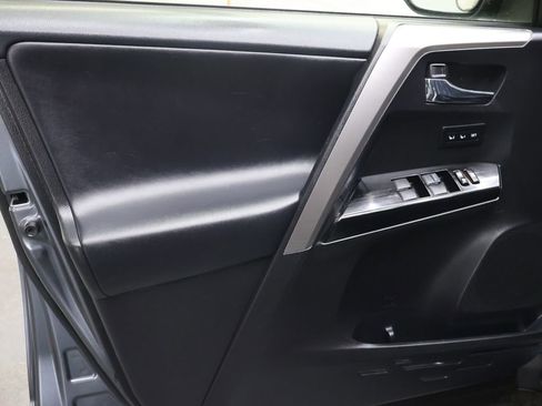 Used 2016 Toyota RAV4 Limited AWD/4WD image 16