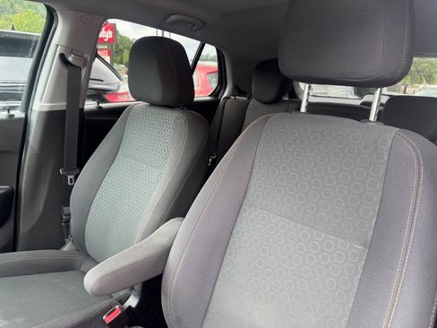 Used 2019 Chevrolet Trax LS w/ Tint and Cruise Package AWD/4WD image 13