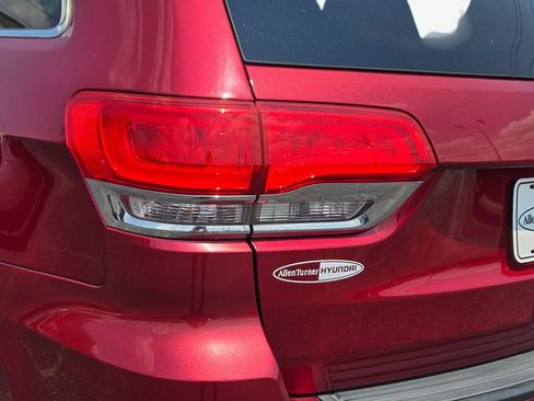 Used 2014 Jeep Grand Cherokee Laredo w/ 18" Wheel & 8.4" Radio Group RWD image 7