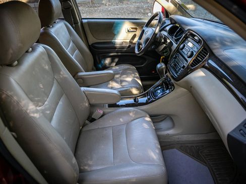 Used 2002 Toyota Highlander Limited image 18