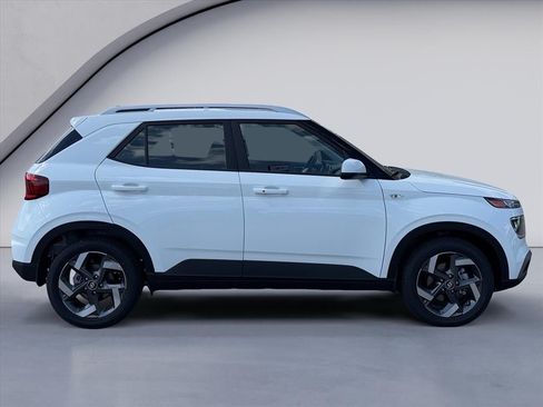 New 2026 Hyundai Venue SEL FWD image 6