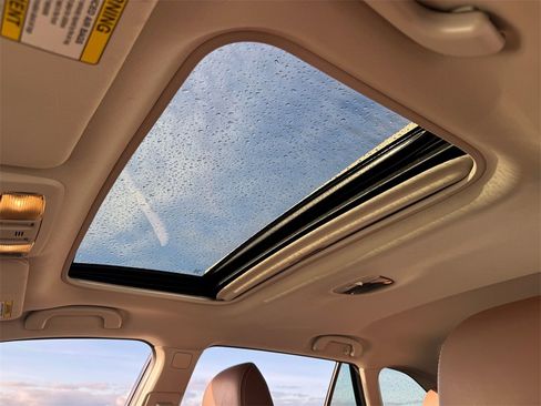 Used 2018 Subaru Outback 3.6R Touring image 21