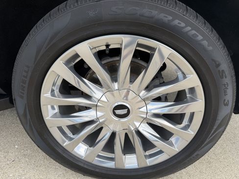 Used 2022 Cadillac Escalade Premium Luxury RWD image 32