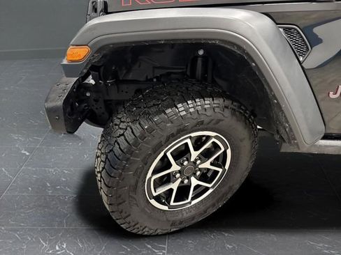 Used 2024 Jeep Gladiator Rubicon w/ Technology Group image 38