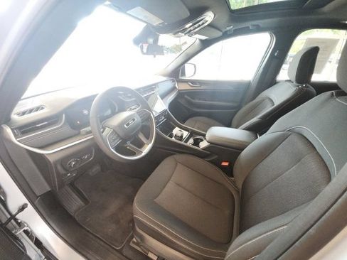Certified 2025 Jeep Grand Cherokee Laredo X w/ Luxury Tech Group I RWD image 23