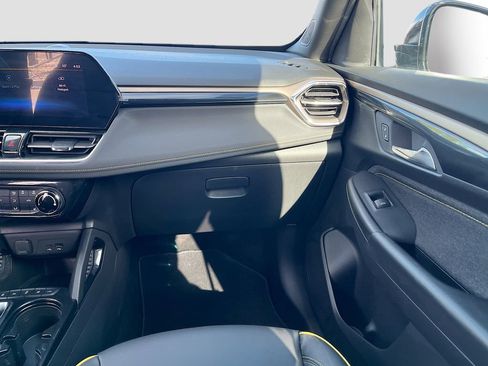 Used 2025 Chevrolet TrailBlazer ACTIV w/ Driver Confidence Package image 21