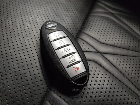 Used 2021 Nissan Rogue Platinum image 32