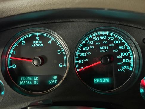 Used 2012 Chevrolet Avalanche LTZ RWD image 36