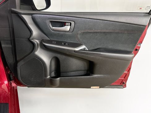 Used 2016 Toyota Camry XSE w/ Moonroof Package image 33